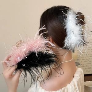 Elegant Feather Rhinestone Hair Claw Clip Large Plush Ostrich Fur Shark Clip For Women Girls Fairy Hair Accessories