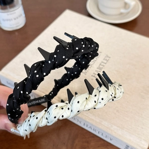 Polka dot headband with non-slip teeth in black and beige for women stylish hair accessory