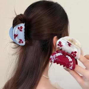 Sweet Acetic Acid Cherry Hair Claw Clip For Women Korean Style Scalloped Edge Shark Clip Elegant Fruit Design Hair Accessories