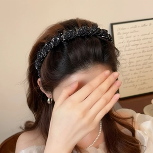 French Style Polka Dot Twisted Fabric Headband For Women Elegant Non Slip With Teeth High Top Rhinestone Hair Band Accessory