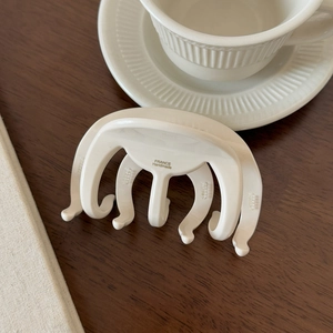 Pince à cheveux élégante en acétate crème avec inscription dorée France Handmade