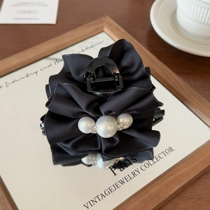 Pince à cheveux vintage française en satin noir avec perles blanches et strass brillants