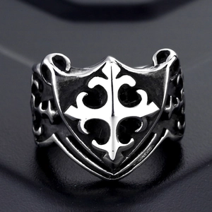 Vintage gothic knight shield ring with cross pattern in polished stainless steel