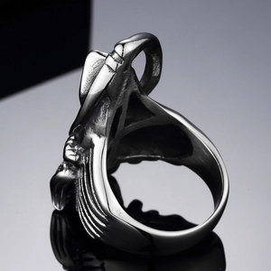Anello gotico da uomo in acciaio inossidabile con teschio e rilievo del mietitore