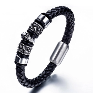 Bracelet en Cuir Tressé Punk Rock pour Hommes Avec Breloques Crâne en Acier Inoxydable Fermoir Magnétique Style Gothique Bijoux