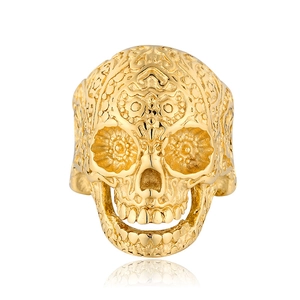 Anello teschio dorato in stile gotico da uomo con intricate incisioni floreali vintage