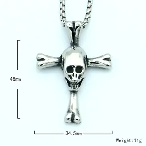 Pendentif croix tête de mort en acier pour homme, hauteur 48mm et poids de 11g