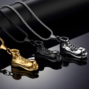 Pendentifs de bottes de combat punk en acier inoxydable or noir et argent sur chaînes