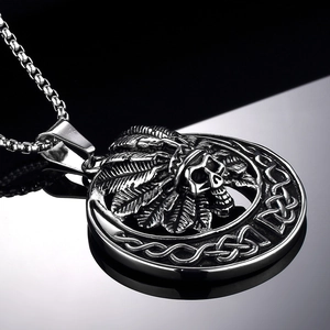 Collier en acier inoxydable avec pendentif crâne amérindien et couronne de plumes argentée