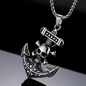 Collier ancre gothique punk avec pendentif tête de mort sur une chaîne box