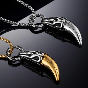 Collana con ciondolo a teschio di corvo gotico da uomo in acciaio argento e oro