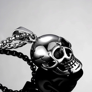 Gothic Punk Totenkopf Anhänger aus poliertem Edelstahl mit robuster Box-Halskette