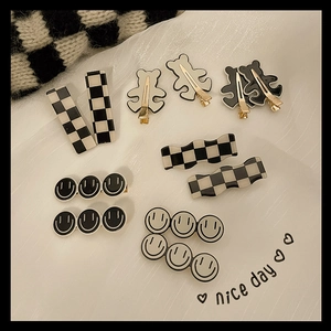 Barrette à Cheveux en Acrylique à Damiers Noir et Blanc Femme Style Coréen Ours Sourire Vague Pince Bec de Canard Accessoires