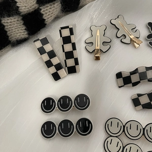 Set de pinces à cheveux à damier avec motifs ours et smiley pour coiffure tendance