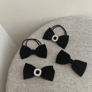 Ensemble d'accessoires de cheveux en velours noir avec nœuds et boucles en cristal