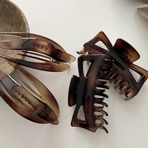 Grandes pinces à cheveux en résine motif écaille de tortue et barrettes banane élégantes