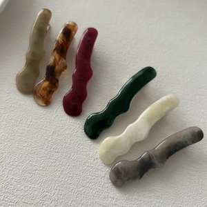 Set of 6 minimalist wavy acrylic hair clips in multiple chic colors and patterns