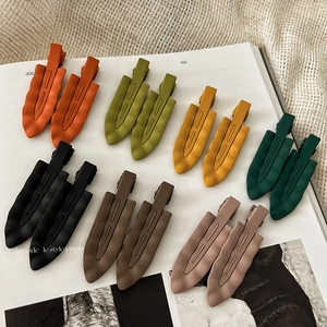 Morandi colored matte wavy duckbill hair clips set in 14 pieces for hair styling