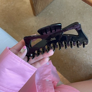 French Style Acetate Large Hair Claw Clip Hollow Bow Hair Accessories For Women Thick Hair Elegant Shark Clip