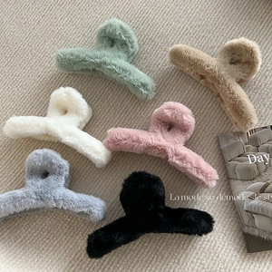Pince à Cheveux Large en Peluche pour Femmes Fausse Fourrure Style Coréen Élégant Automne Hiver Accessoires Cheveux Doux