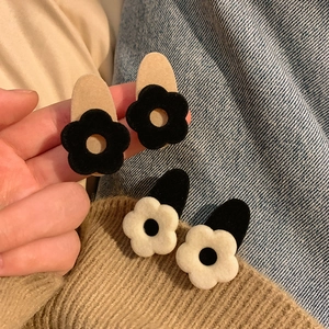 French Vintage Flocked Flower Hair Clip For Women Cute Small Floral Duckbill Side Clip Sweet Headwear Accessories