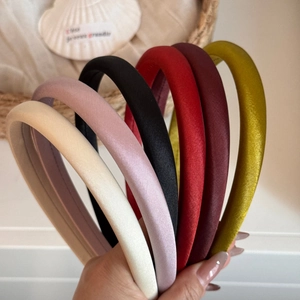 Serre-têtes rembourrés en velours et satin, disponibles en plusieurs couleurs élégantes