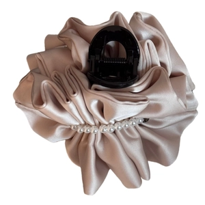 Elegant champagne satin flower claw clip with pearl accents and retro oval design