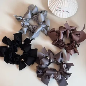 Élégants Chouchous en Satin avec Nœud et Künstliche Perle de Culture Grands Élastiques Plissés pour Femmes Accessoires Cheveux Mode