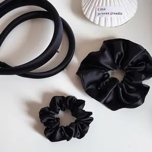 Set di Elastici e Fascia per Capelli in Satin Nero Stile Coreano Con Ciondolo a Cuore in Lega Argento Accessori Donna