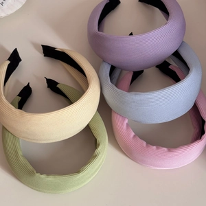 Lot de cinq serre-têtes épais en éponge aux couleurs pastel avec texture en maille