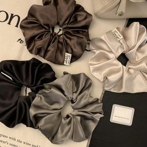 Große Satin Scrunchies Satinnähnlicher Stoff Plissierte Haargummis Koreanisch Elegante Kopfbedeckung Für Damen Mädchen Haarschmuck