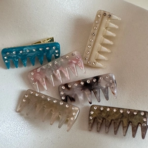 Retro rhinestone acetate comb hair clips set in marble colors for elegant styling