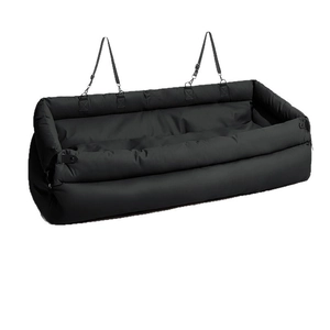 Siège auto noir imperméable pour animaux avec sangles de sécurité et coussins épais