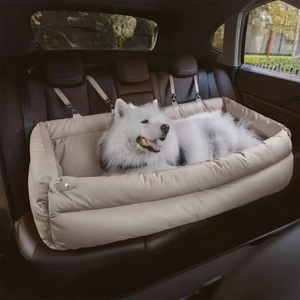 Siège auto beige imperméable pour animaux avec rembourrage épais et sangles de sécurité