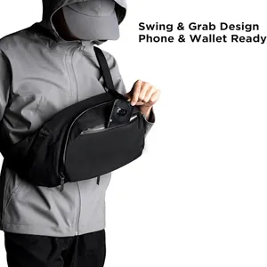 Wasserdichte minimalistische schwarze Brusttasche für Herren mit großem Fassungsvermögen