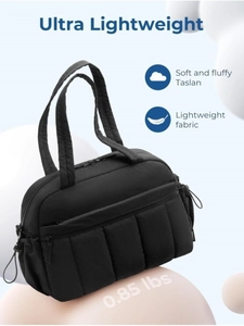 Vue détaillée du sac de sport matelassé noir léger en tissu Taslan doux et moelleux