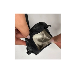Wasserdichte Nylon-Münzbörse mit Handgelenkschlaufe und Netzfutter im kompakten schwarzen Design