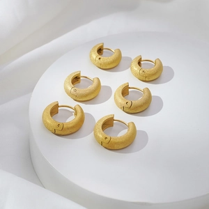 Vintage Minimalist Stainless Steel Electroplated Hoop Earrings For Women Geometric Matte Gold Hoop Earrings Fashion Jewelry Gift