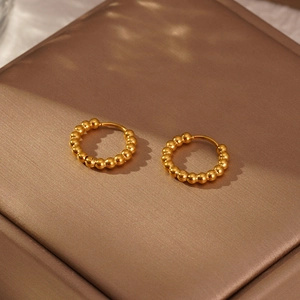 Boucles d'oreilles créoles perlées dorées au style rétro avec cadre carré pour femme