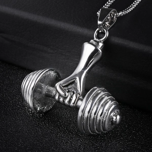 Collana in acciaio inossidabile con ciondolo a forma di mano che impugna un manubrio