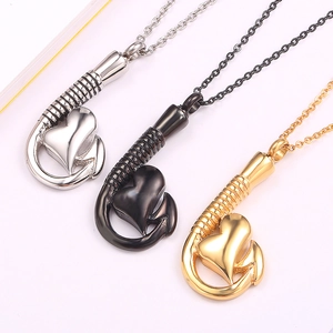 Collana urna a cuore con amo da pesca in acciaio inossidabile argento nero e oro
