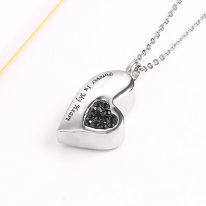 Collana a cuore per ceneri in acciaio inossidabile con incisione Forever In My Heart