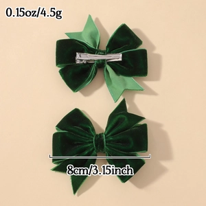 Lot de deux barrettes à cheveux en velours vert foncé avec clips en métal et dimensions