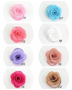 Détail des chouchous roses en tissu multicouches en huit couleurs élégantes