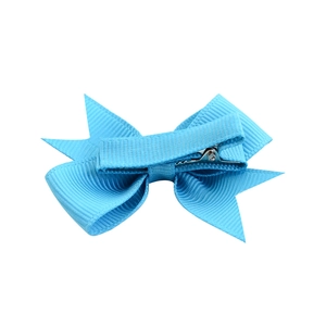 Barrette nœud classique en ruban gros-grain bleu clair avec pince crocodile en métal argent