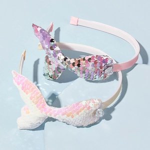 Détail de serre-têtes queue de sirène à paillettes pour filles avec perles élégantes