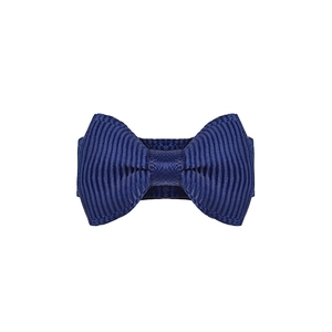 Vue détaillée du nœud en ruban gros-grain bleu marine de 3 cm avec texture côtelée fine