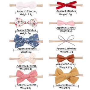 Detailed size chart showing nylon baby headbands with bow styles and dimensions