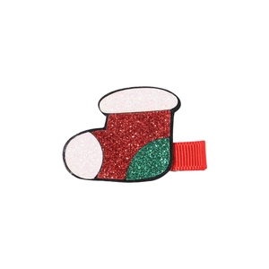 Dettaglio di una clip per capelli a forma di calza di Natale con glitter rossi e verdi