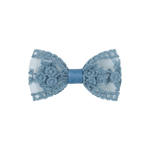 Barrette à cheveux avec nœud en dentelle bleu clair broderie florale et ruban gros-grain